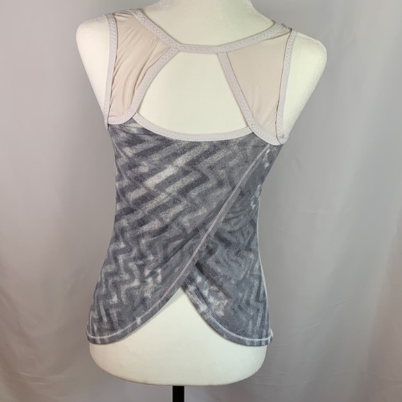 Lululemon Run: Speed Squad Grey & White Athletic Tank Top - Picture 6 of 7